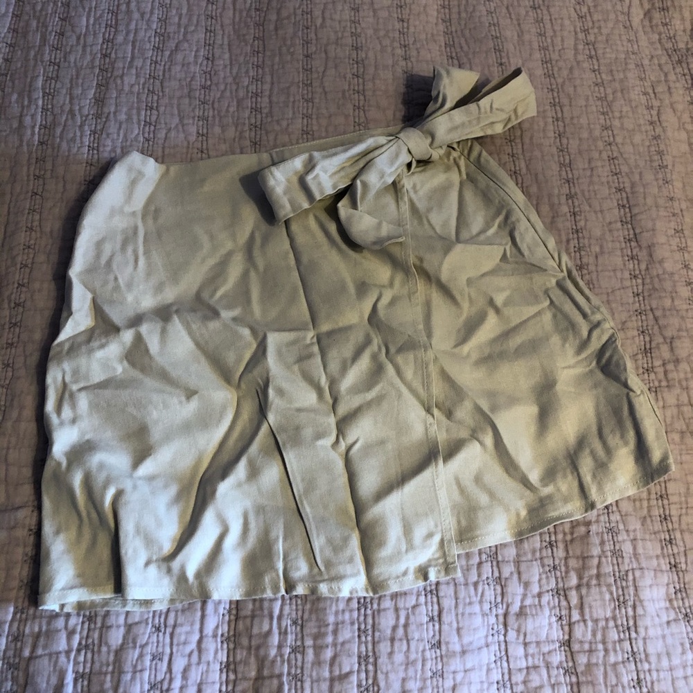 NWT LINEN WRAP MINI SKIRT